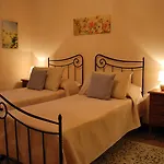Catelli فندق مبيت وإفطار 3*